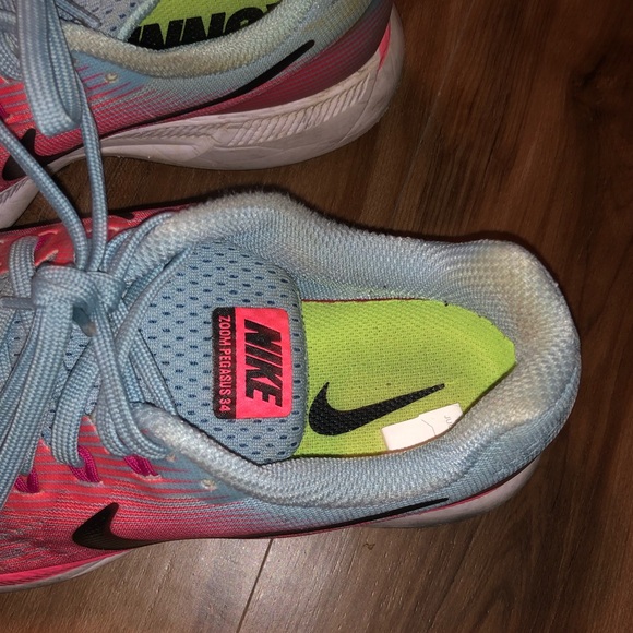 Nike Long Distance Running Shoes - Picture 4 of 8